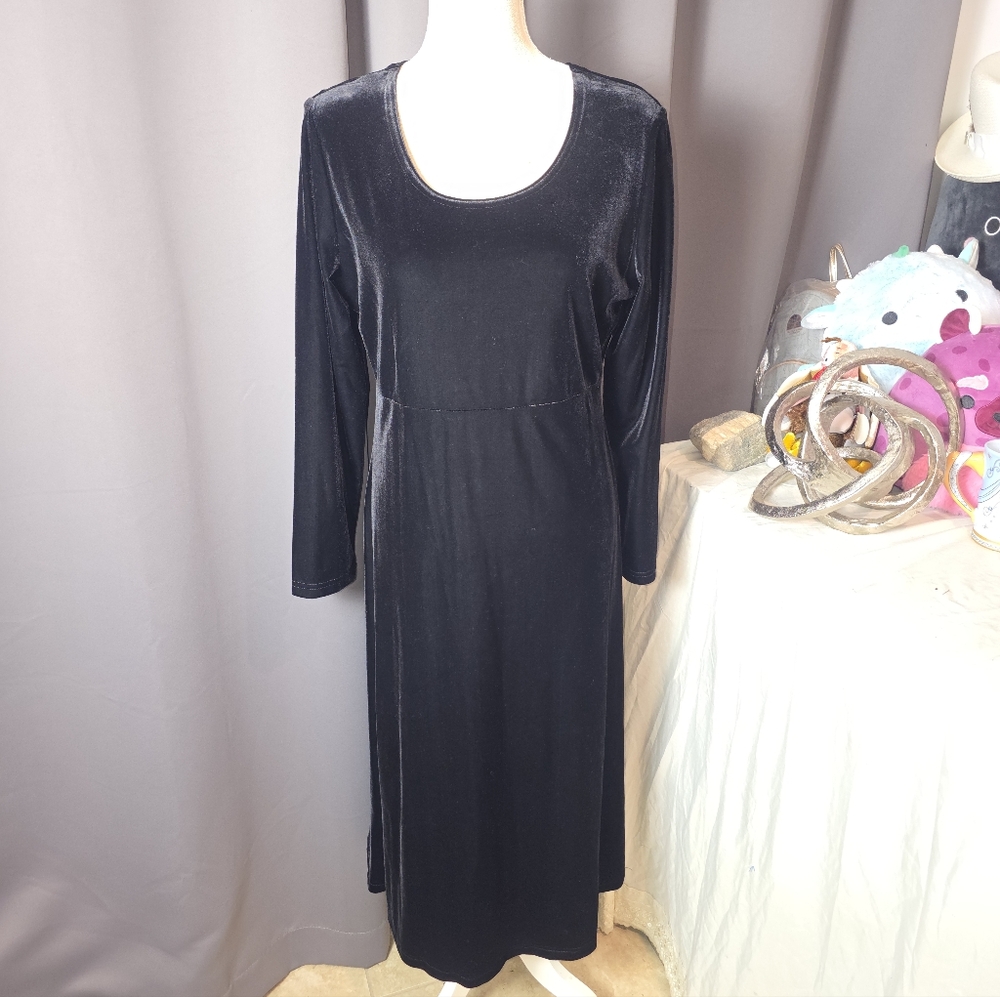 Ronni Nicole Black Velvet Long Sleeve Dress Size 14 Scoop Neck Elegant Midi